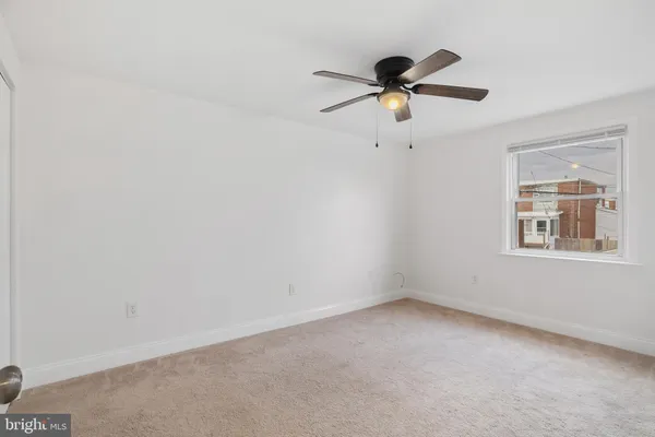 a view of empty room with window