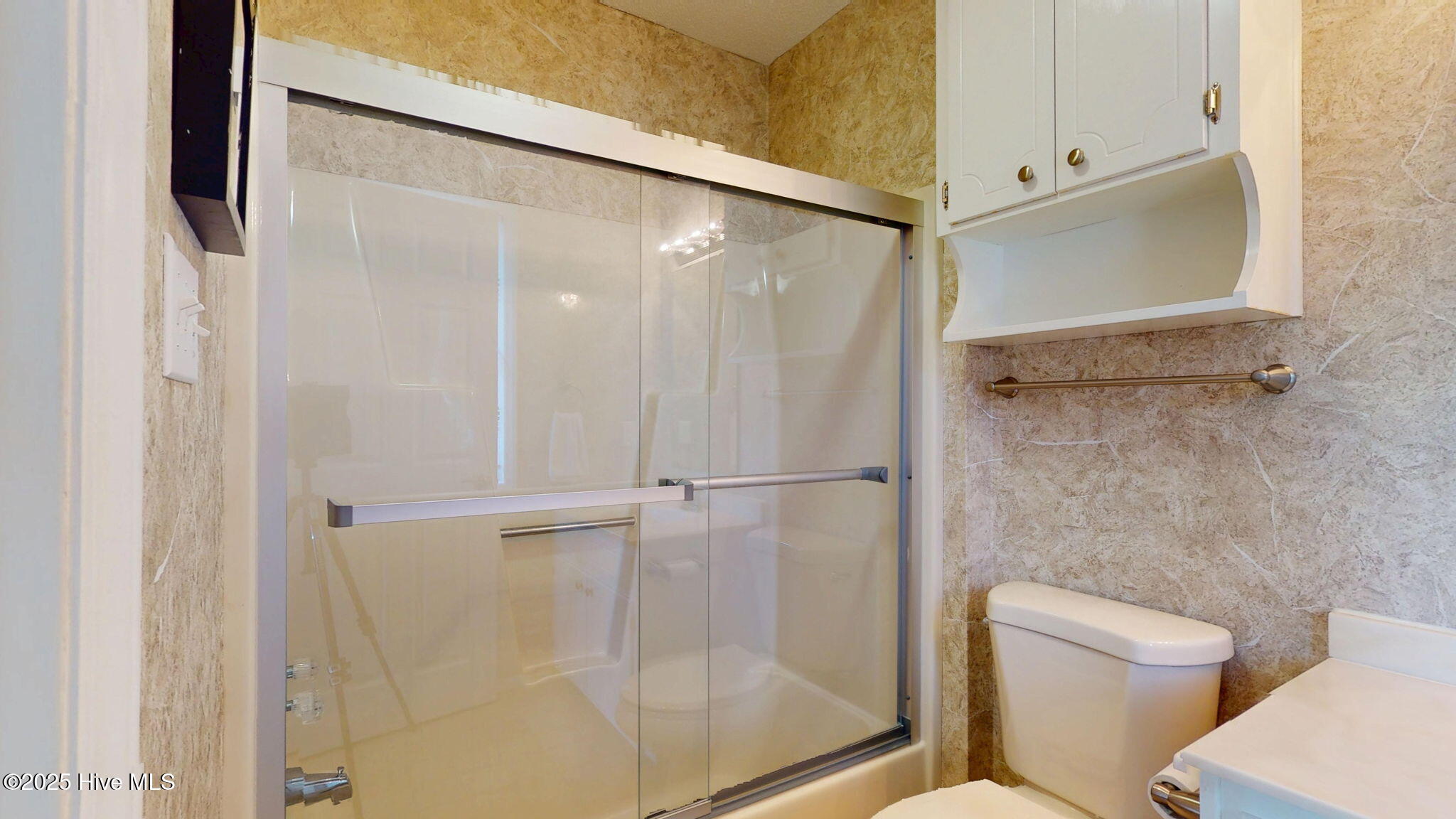 5410 Trade Winds Road New Bern, NC 28560 - Photo 27 of 66 Guest Bath for BR2