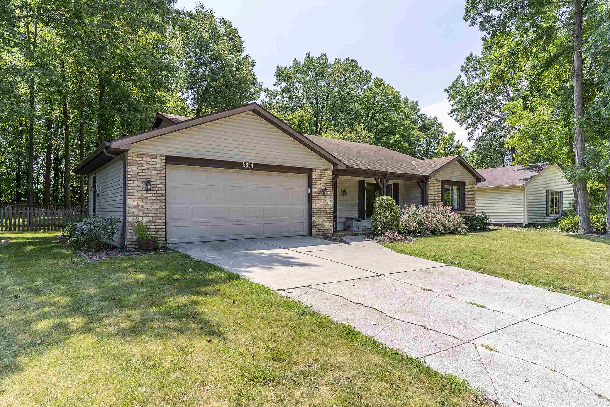 5834 Oak Fall Road Fort Wayne, IN 46845 - Photo 3 of 35