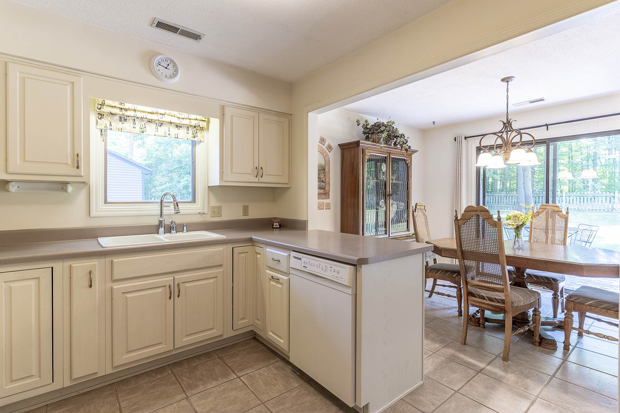 5834 Oak Fall Road Fort Wayne, IN 46845 - Photo 8 of 35