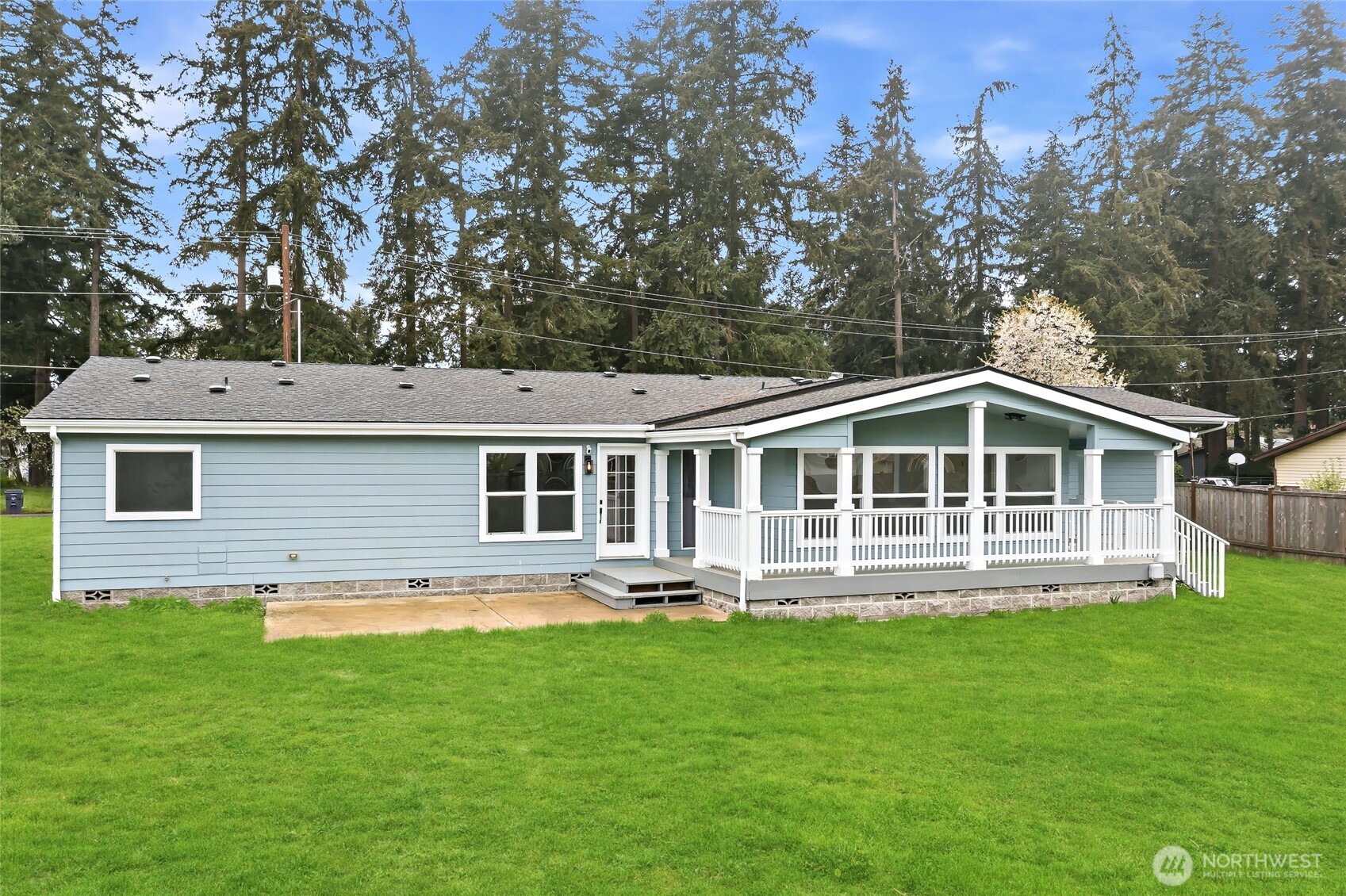 521 Military Road East Tacoma, WA 98445 - Photo 2 of 40