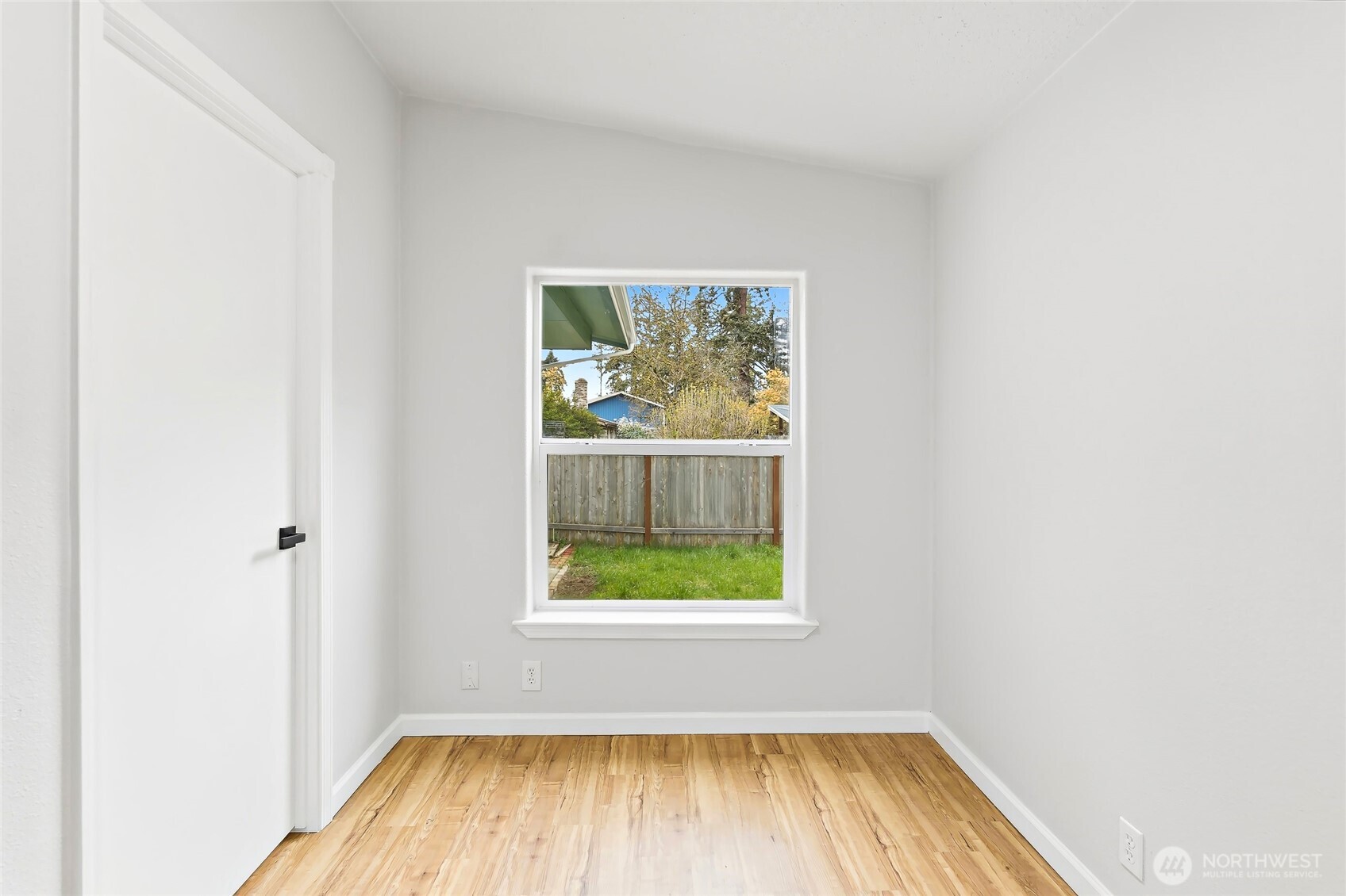 521 Military Road East Tacoma, WA 98445 - Photo 22 of 40