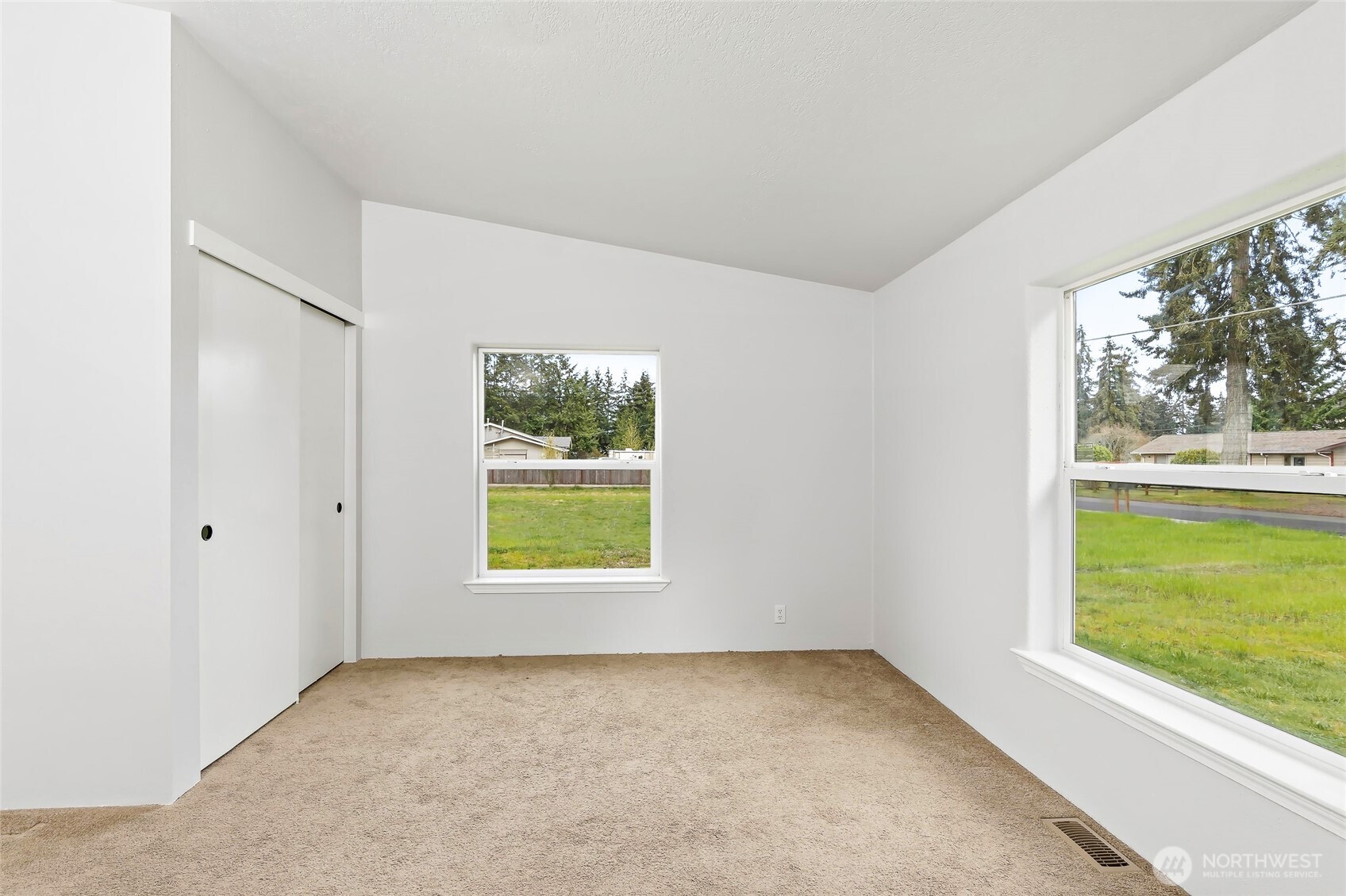 521 Military Road East Tacoma, WA 98445 - Photo 25 of 40