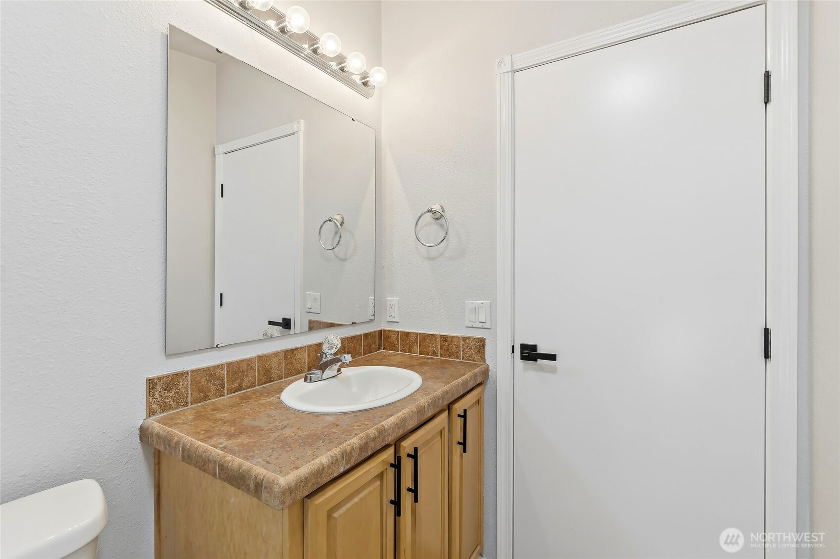 521 Military Road East Tacoma, WA 98445 - Photo 32 of 40