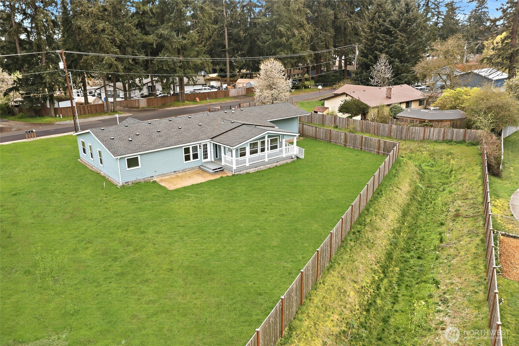 521 Military Road East Tacoma, WA 98445 - Photo 36 of 40