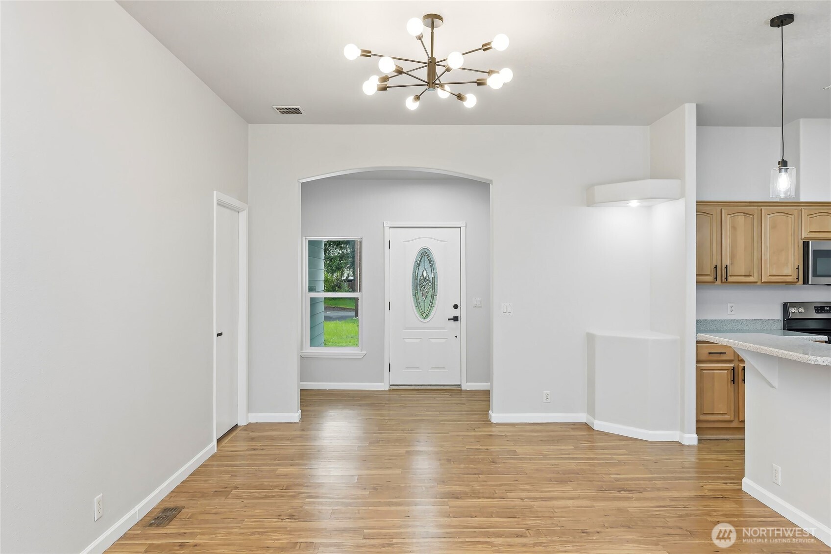 521 Military Road East Tacoma, WA 98445 - Photo 4 of 40