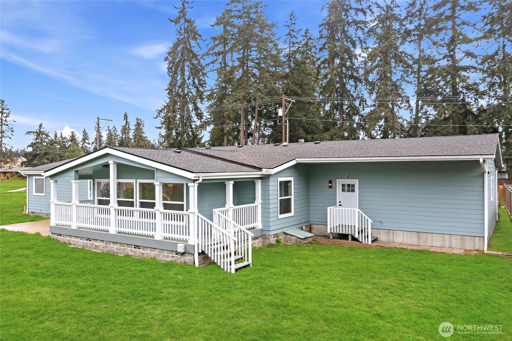 521 Military Road East Tacoma, WA 98445 - Photo 4 of 40