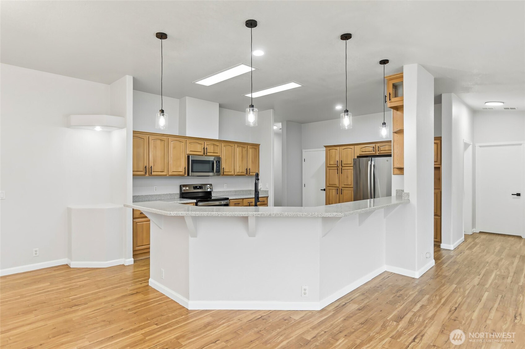 521 Military Road East Tacoma, WA 98445 - Photo 8 of 40