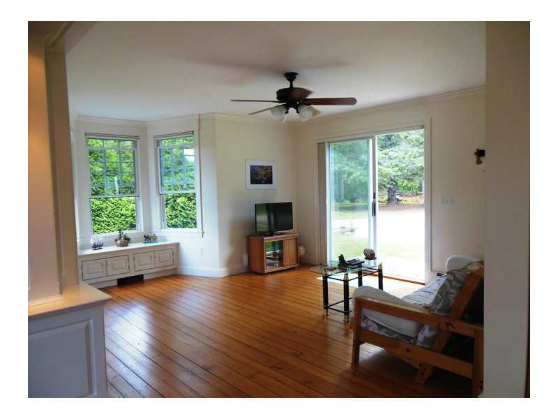 388 Post Road Westerly, RI 02891 - Photo 9 of 17 Living Room.
