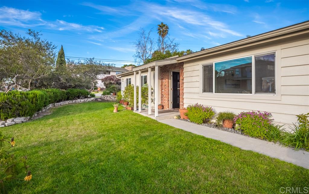 1909 Freda Lane Cardiff, CA 92007 - Photo 2 of 17