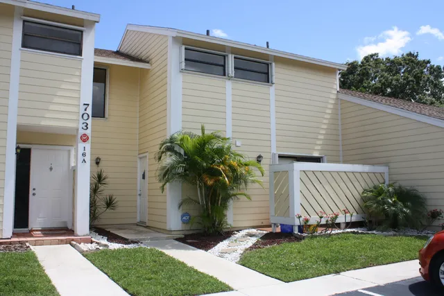 $2,525 | 703 Stonewood Court, Unit 16B, Jupiter, FL 33458