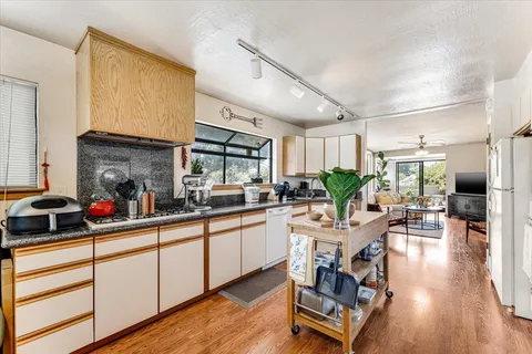 $1,549,000 | 522 Oak Drive, Capitola, CA 95010