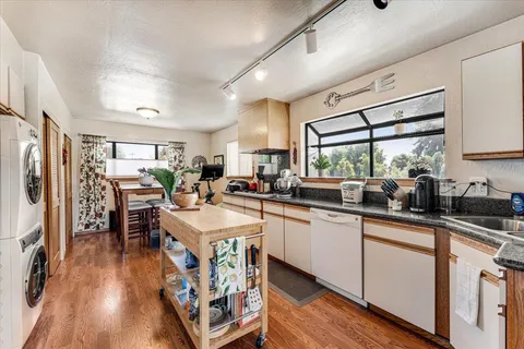 $1,549,000 | 522 Oak Drive, Capitola, CA 95010