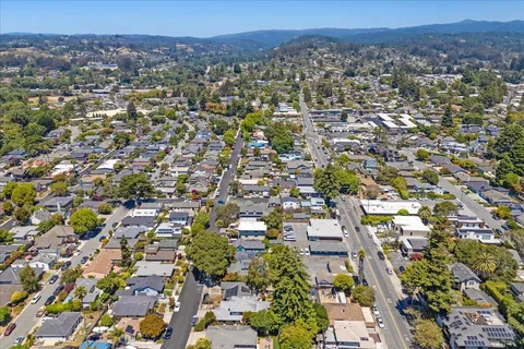 $1,549,000 | 522 Oak Drive, Capitola, CA 95010