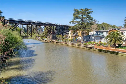 $1,549,000 | 522 Oak Drive, Capitola, CA 95010