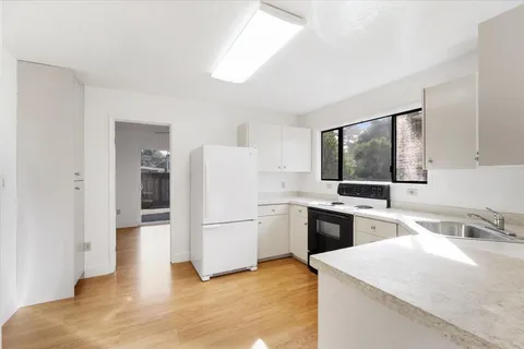 $1,549,000 | 522 Oak Drive, Capitola, CA 95010