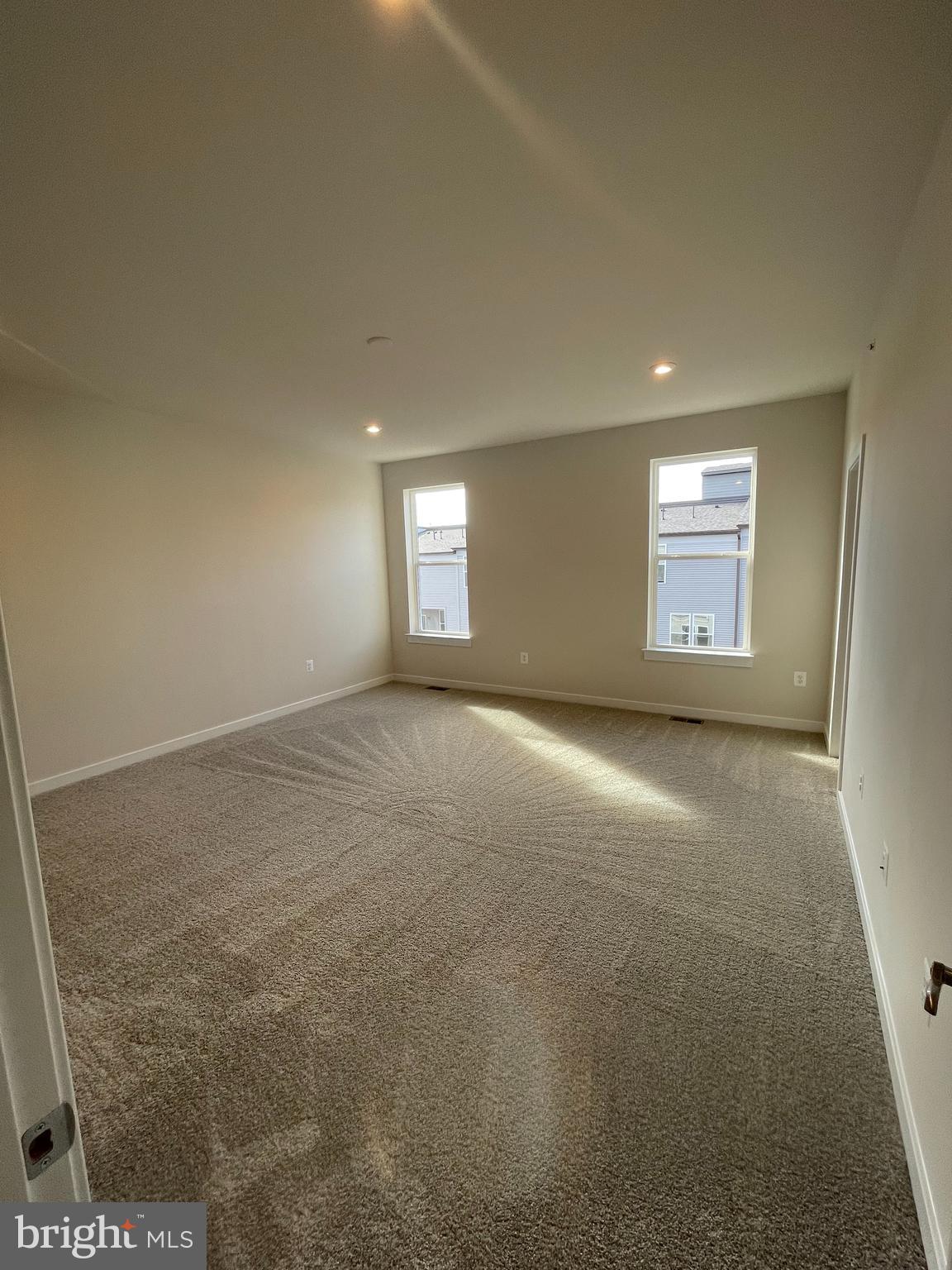 44526 Wolfhound Square Ashburn, VA 20147 - Photo 16 of 49 Primary Suite