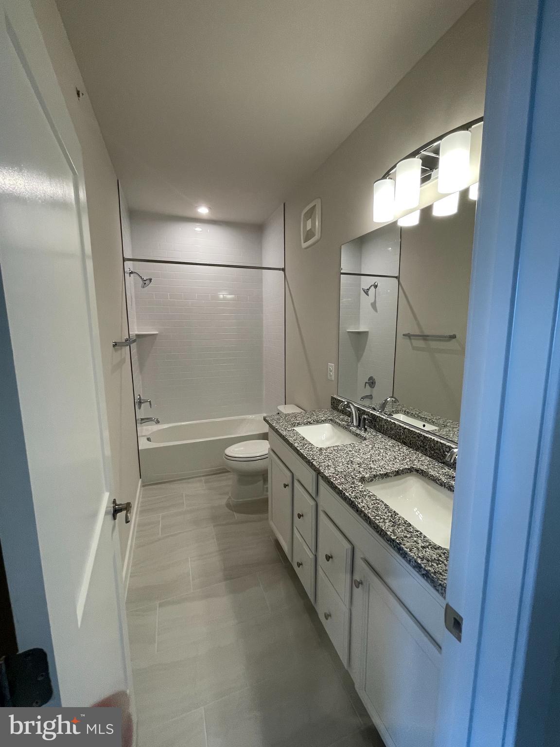 44526 Wolfhound Square Ashburn, VA 20147 - Photo 19 of 49 Hall bath