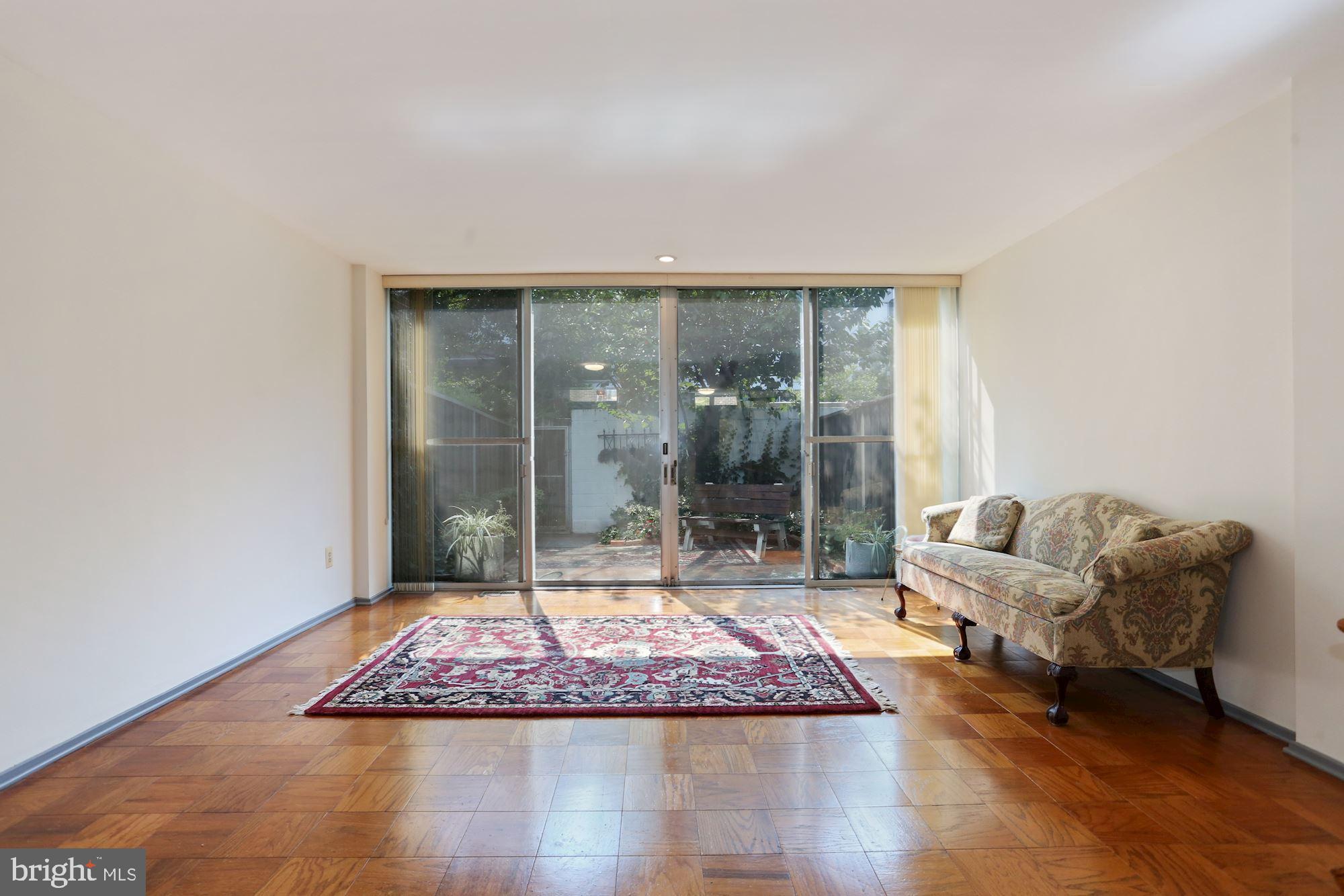390 N Street Southwest Washington, DC 20024 - Photo 2 of 41 Living/Dining Room