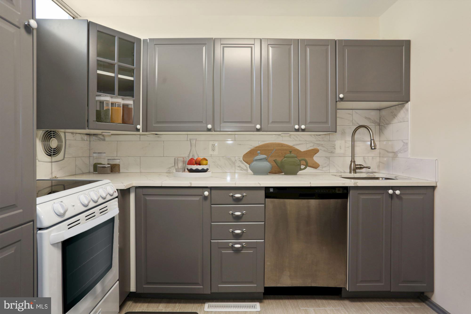 390 N Street Southwest Washington, DC 20024 - Photo 13 of 41 Kitchen