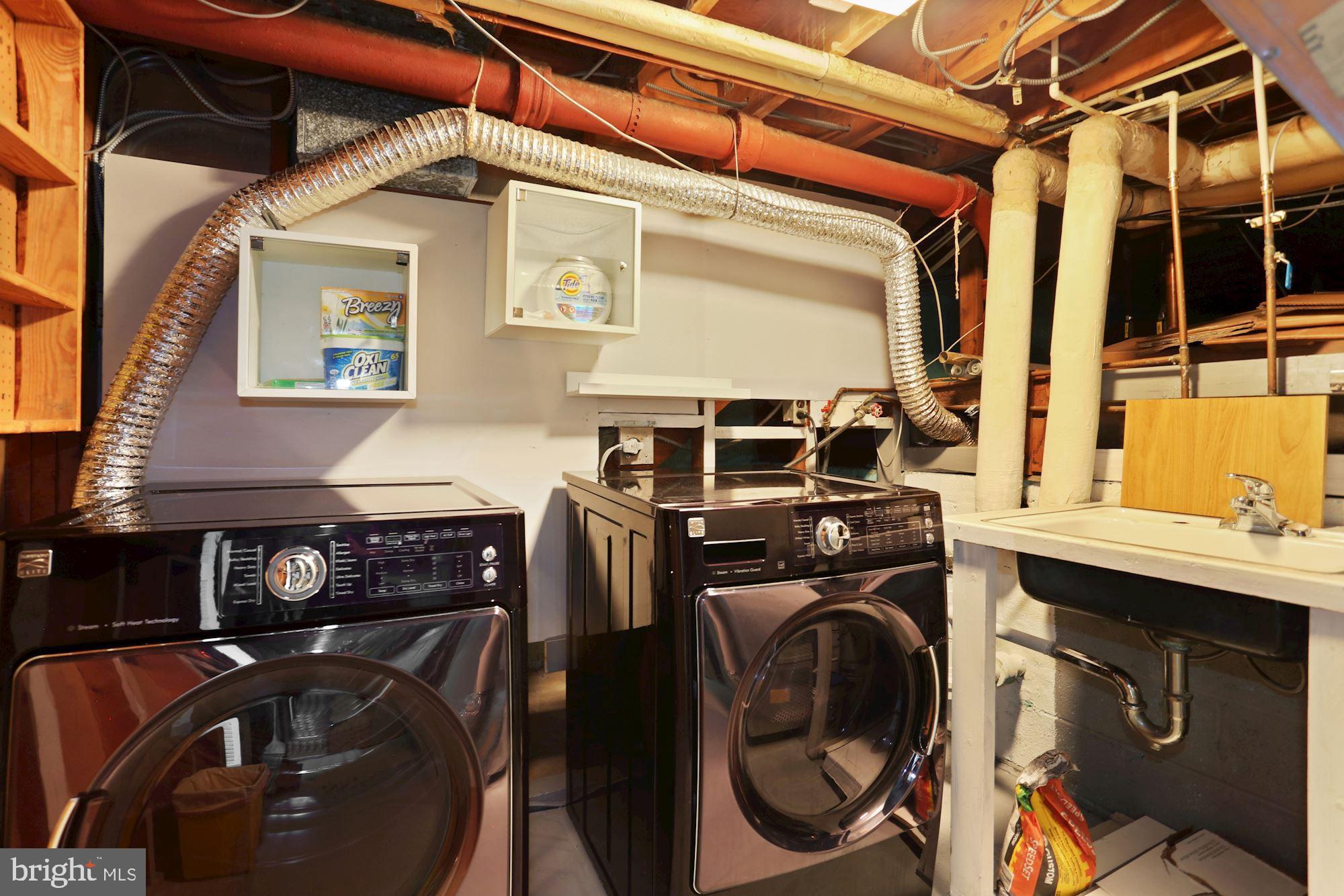 390 N Street Southwest Washington, DC 20024 - Photo 25 of 41 Washer/Dryer with sink