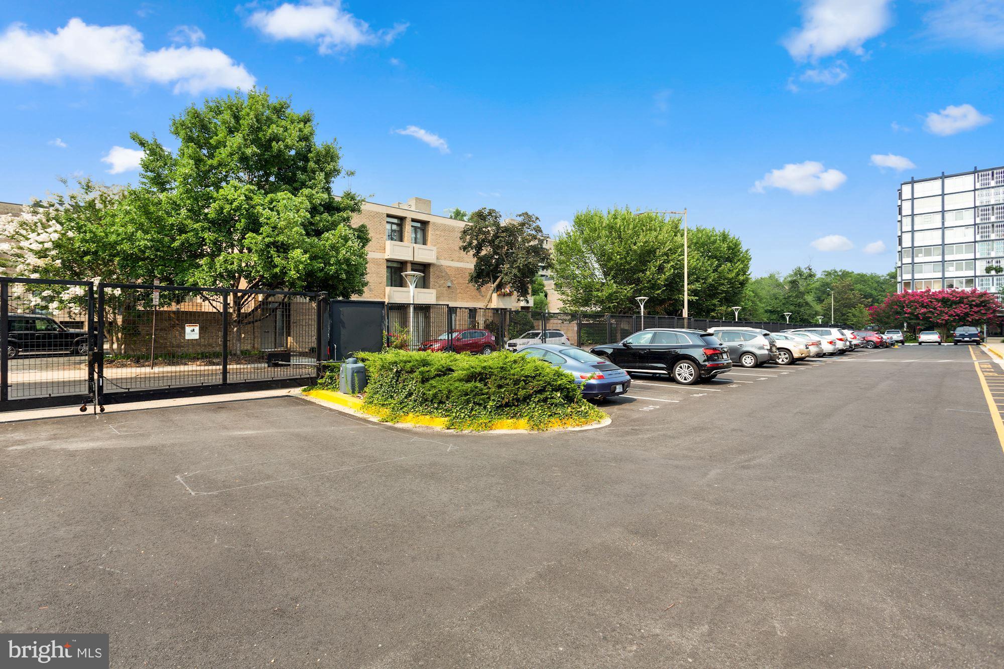 390 N Street Southwest Washington, DC 20024 - Photo 29 of 41