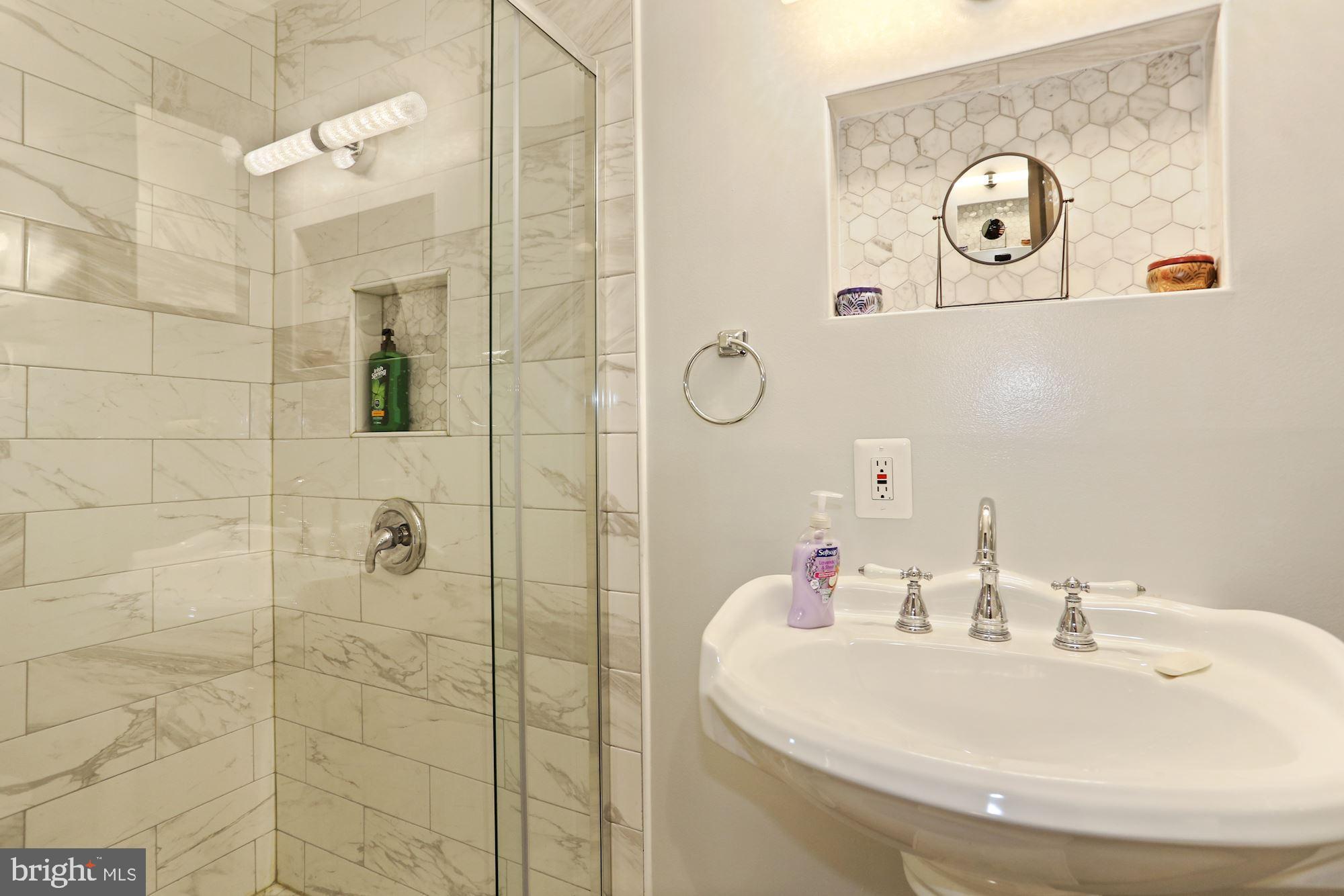 390 N Street Southwest Washington, DC 20024 - Photo 10 of 41 Full Bathroom on main floor