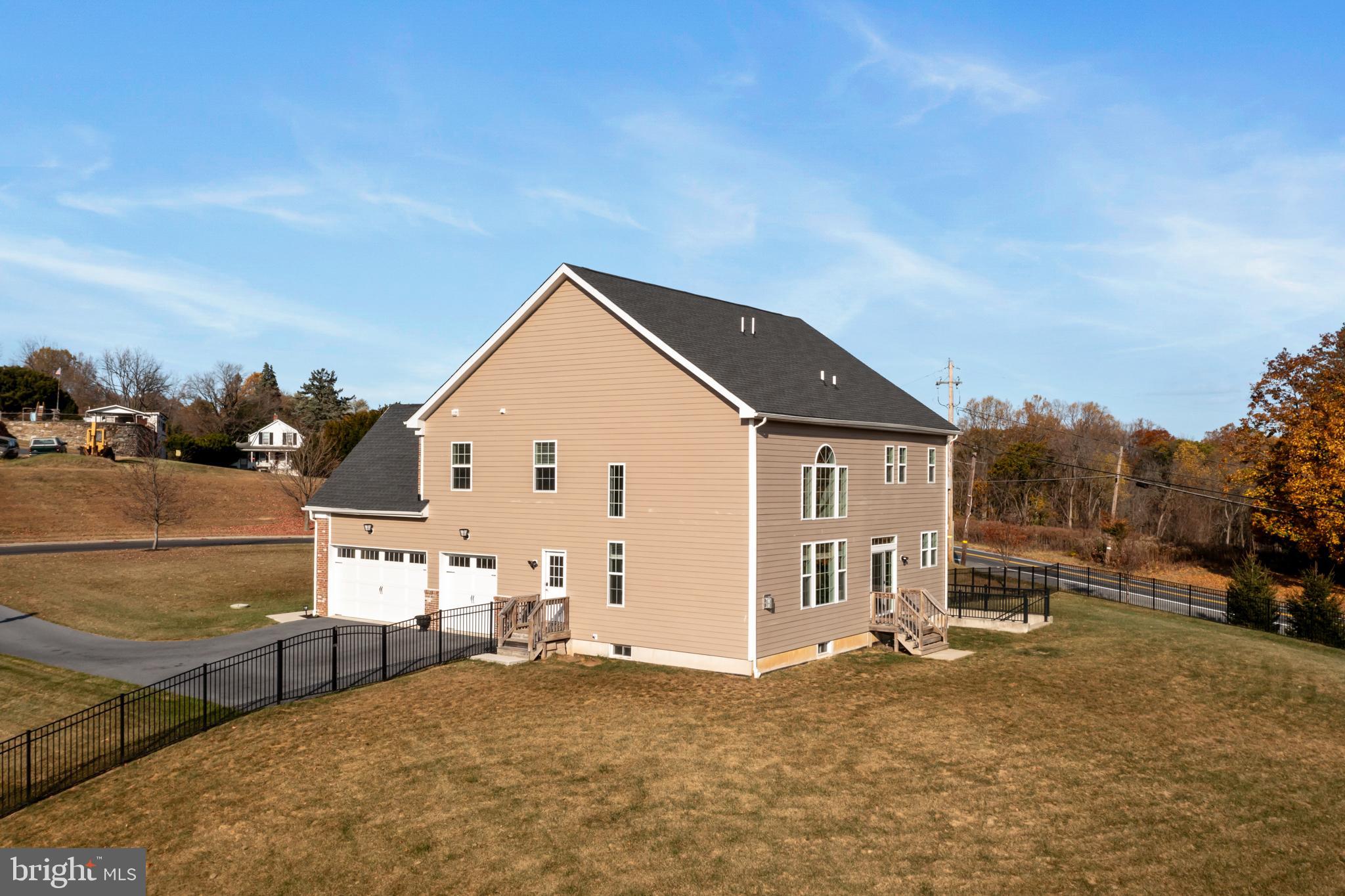 5880 Saucon Ridge Road Coopersburg, PA 18036 - Photo 5 of 39