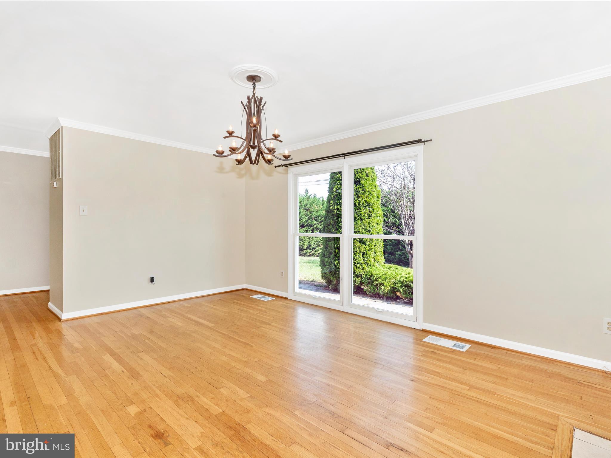 18004 Muncaster Road Rockville, MD 20855 - Photo 11 of 48 Family room - main level
