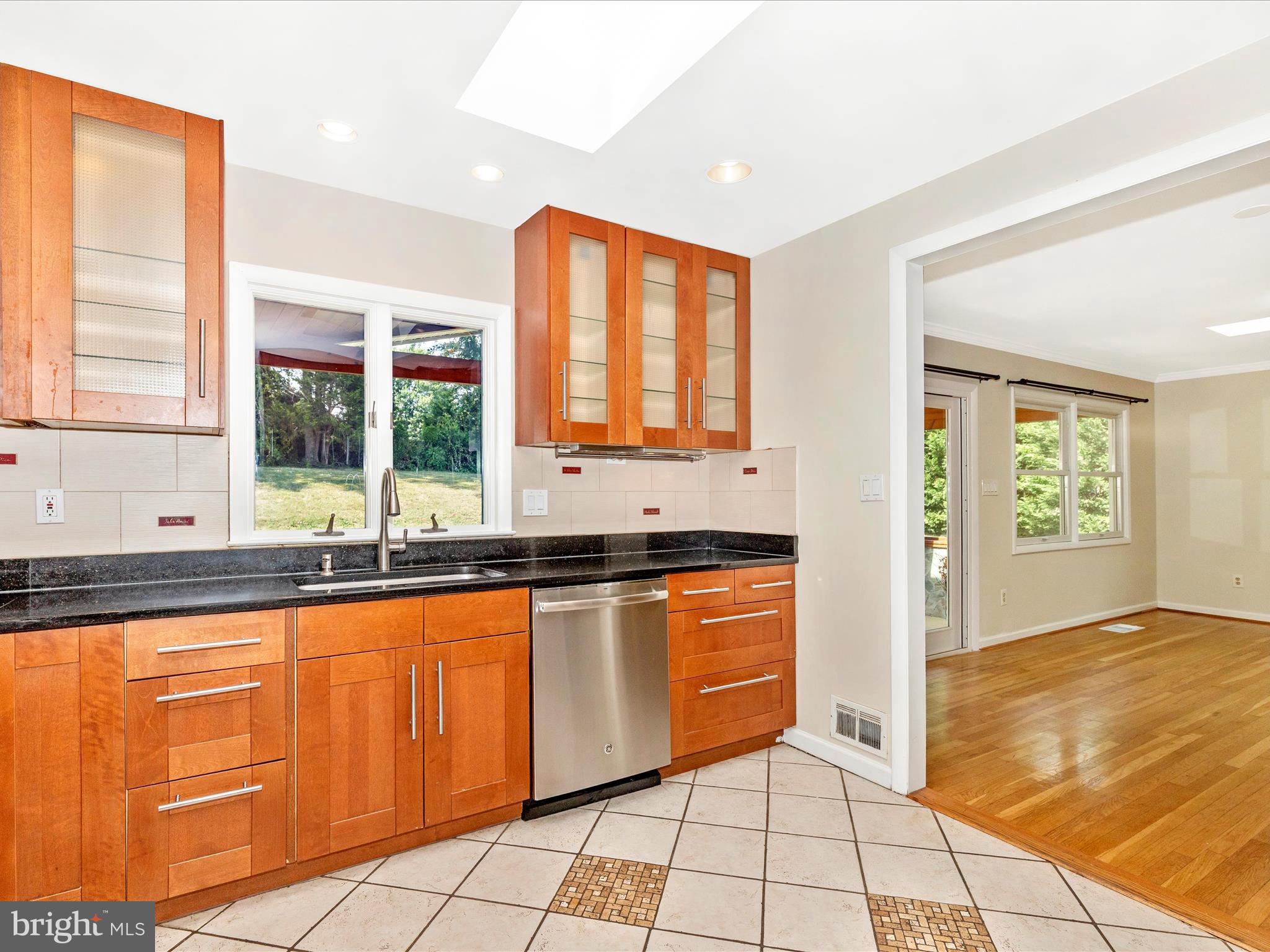 18004 Muncaster Road Rockville, MD 20855 - Photo 14 of 48 Kitchen