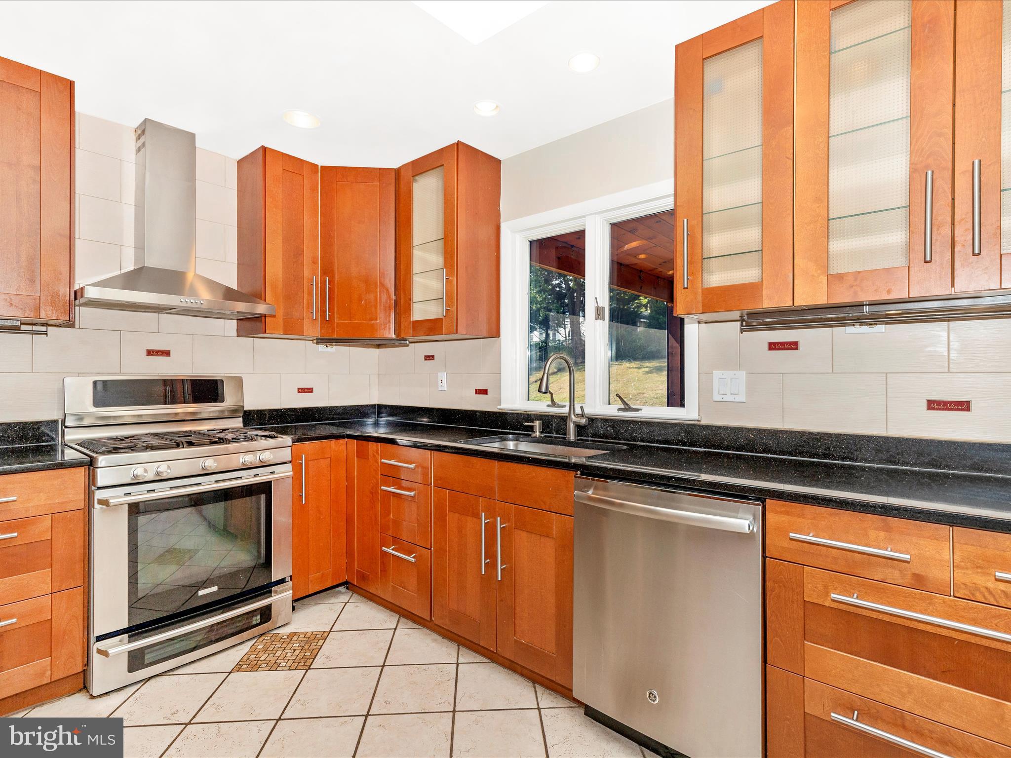 18004 Muncaster Road Rockville, MD 20855 - Photo 15 of 48 Kitchen