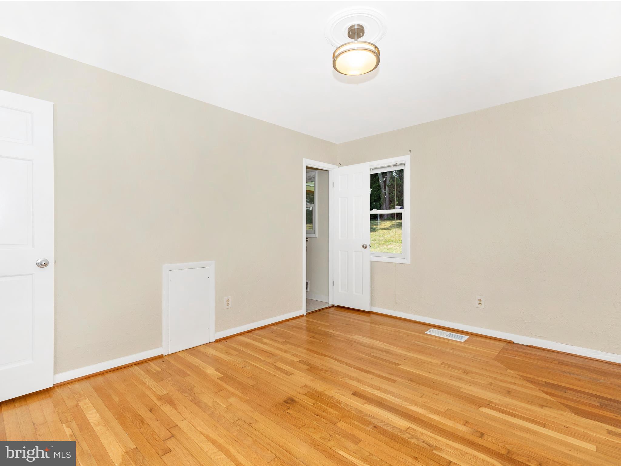 18004 Muncaster Road Rockville, MD 20855 - Photo 21 of 48 Primary Bedroom