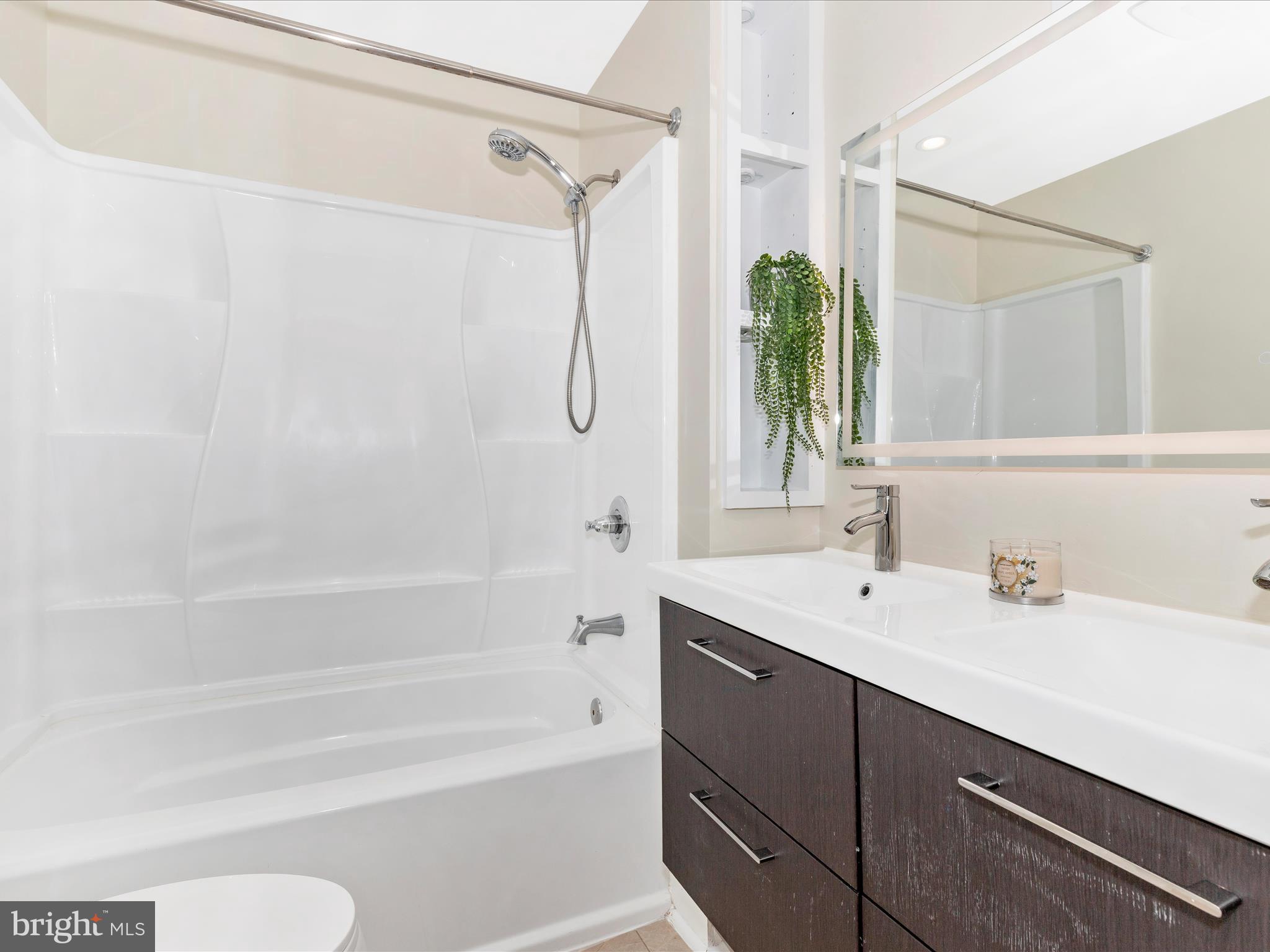 18004 Muncaster Road Rockville, MD 20855 - Photo 29 of 48 Hall Bath