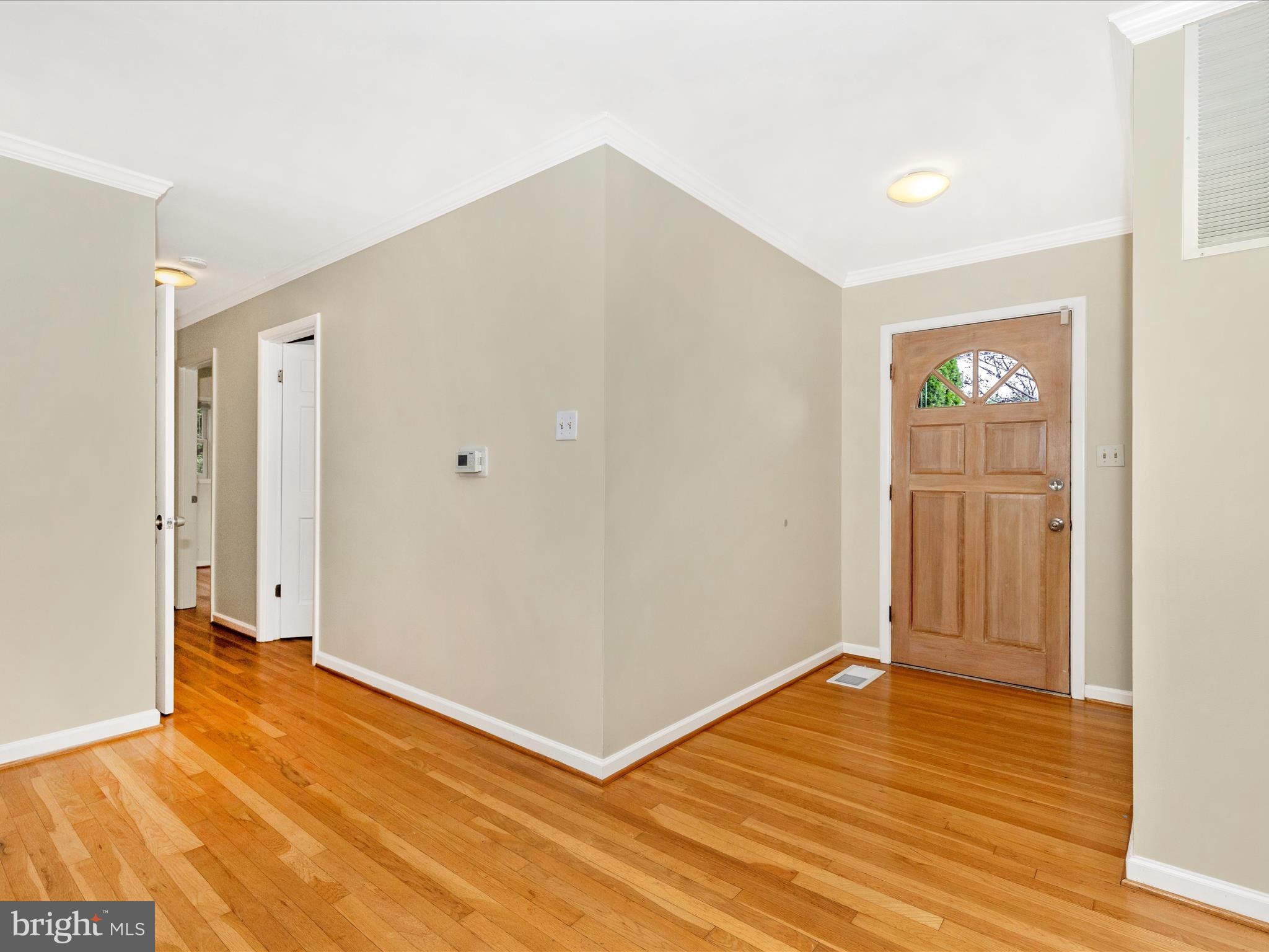 18004 Muncaster Road Rockville, MD 20855 - Photo 4 of 48 Foyer