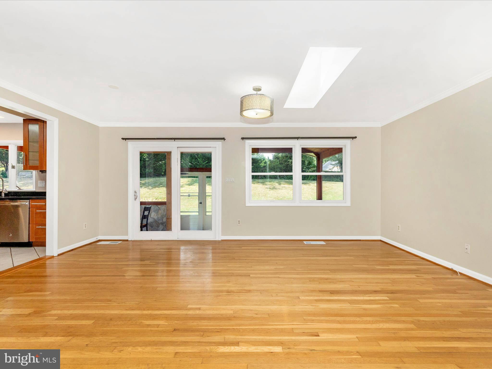 18004 Muncaster Road Rockville, MD 20855 - Photo 6 of 48 Living Room