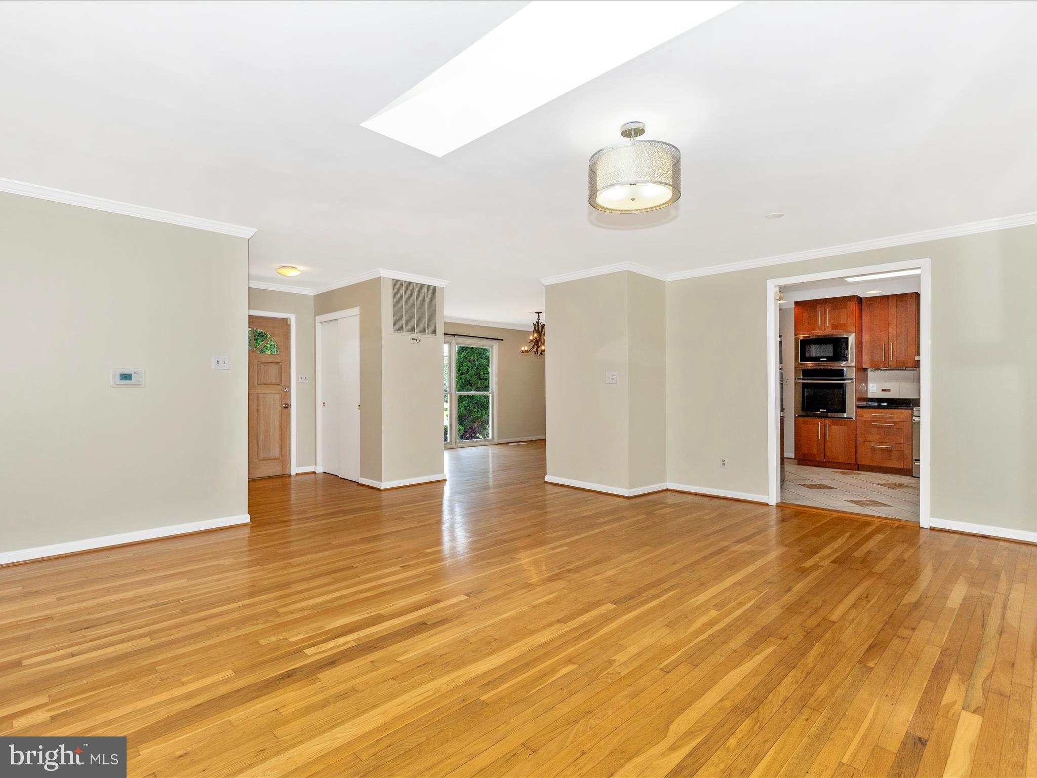 18004 Muncaster Road Rockville, MD 20855 - Photo 8 of 48 Living Room