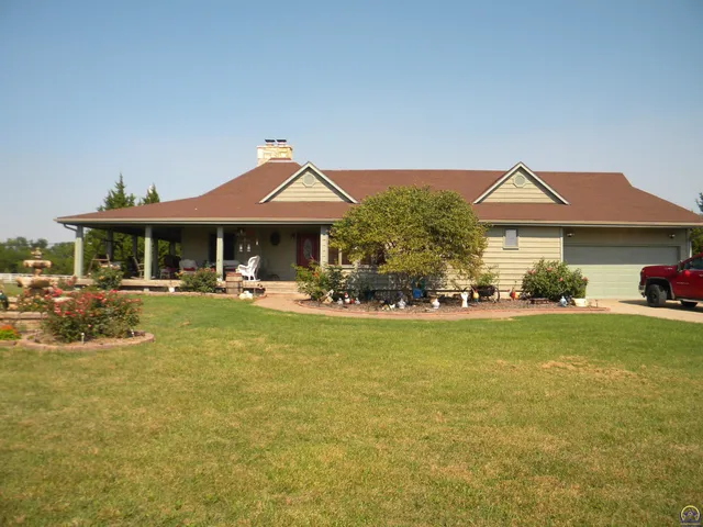 $529,900 | 1020 Wanamaka Road, Emporia, KS 66801