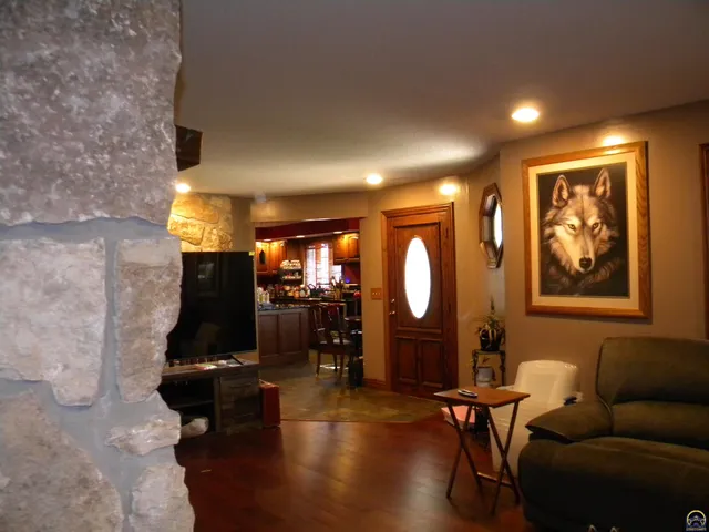 $529,900 | 1020 Wanamaka Road, Emporia, KS 66801