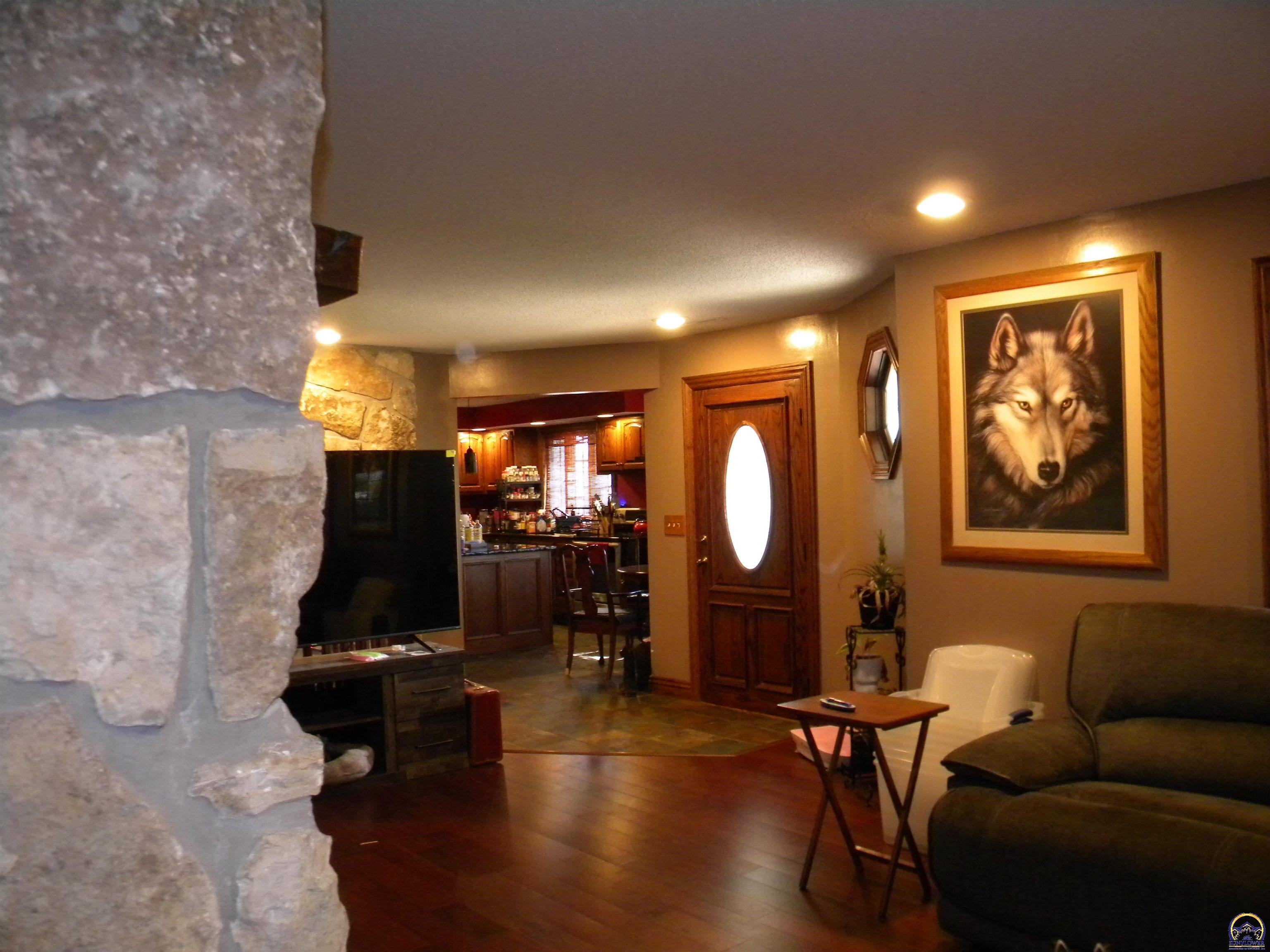 1020 Wanamaka Road Emporia, KS 66801 - Photo 13 of 24