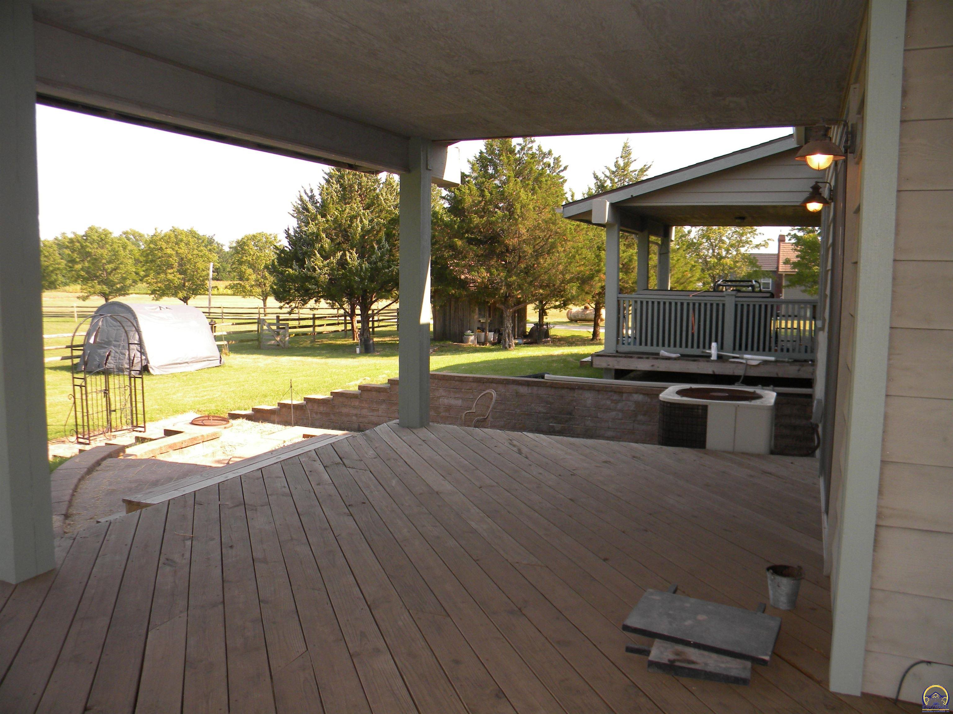 1020 Wanamaka Road Emporia, KS 66801 - Photo 5 of 24