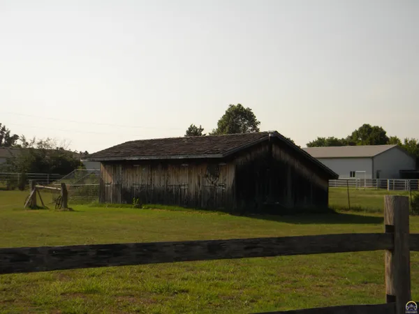 $529,900 | 1020 Wanamaka Road, Emporia, KS 66801