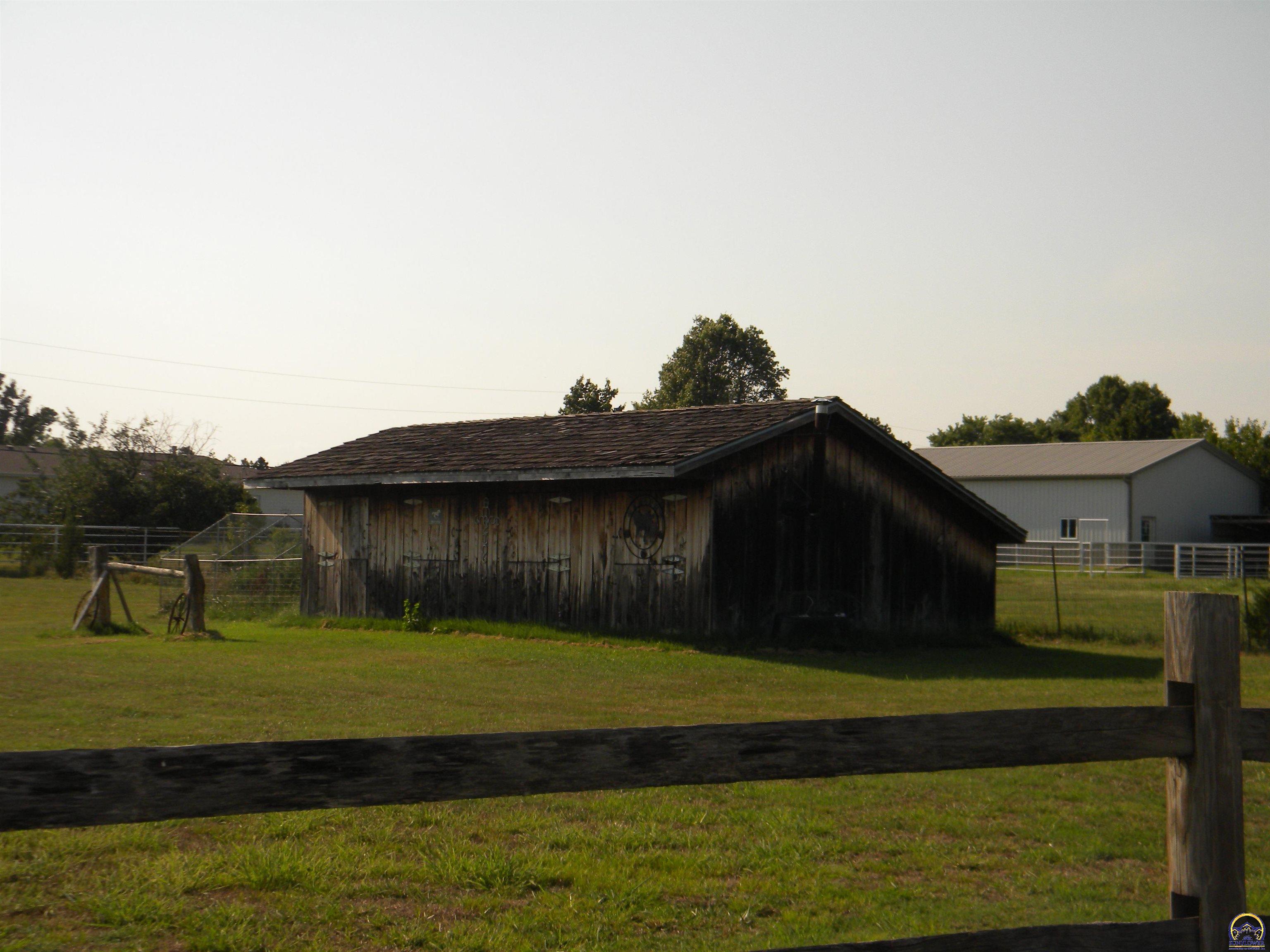 1020 Wanamaka Road Emporia, KS 66801 - Photo 8 of 24