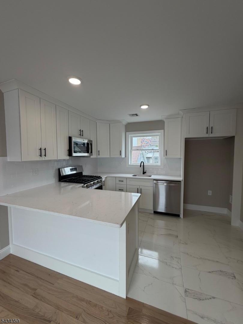 840 Martin Street Elizabeth, NJ 07201 - Photo 4 of 17