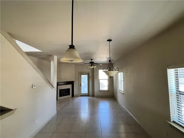 $1,985 | 810 Lafitte Street, Unit 101, Mandeville, LA 70448