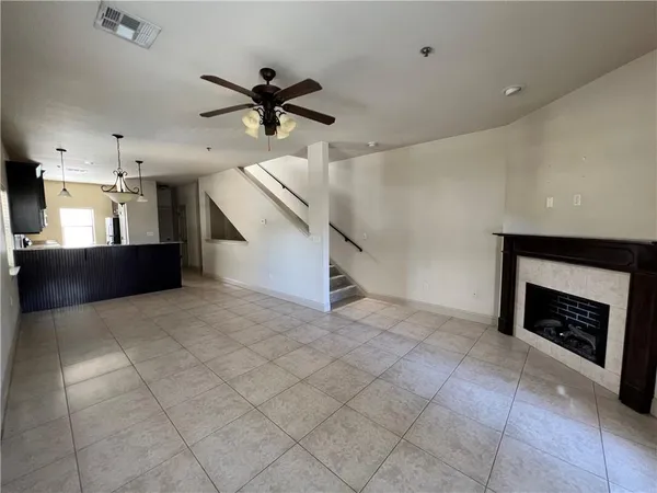 $1,985 | 810 Lafitte Street, Unit 101, Mandeville, LA 70448