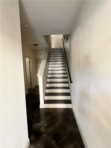 $1,985 | 810 Lafitte Street, Unit 101, Mandeville, LA 70448