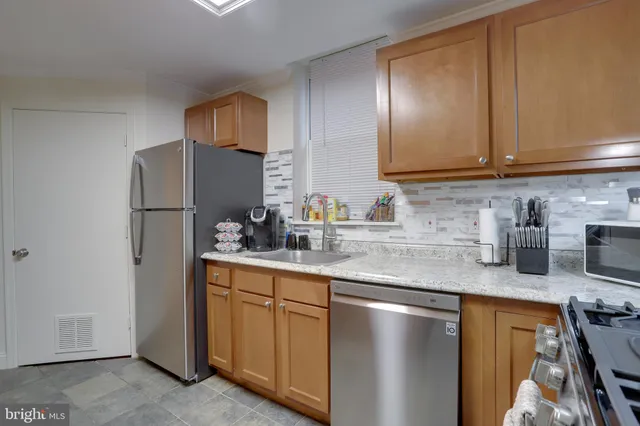 a close view of sink and tap