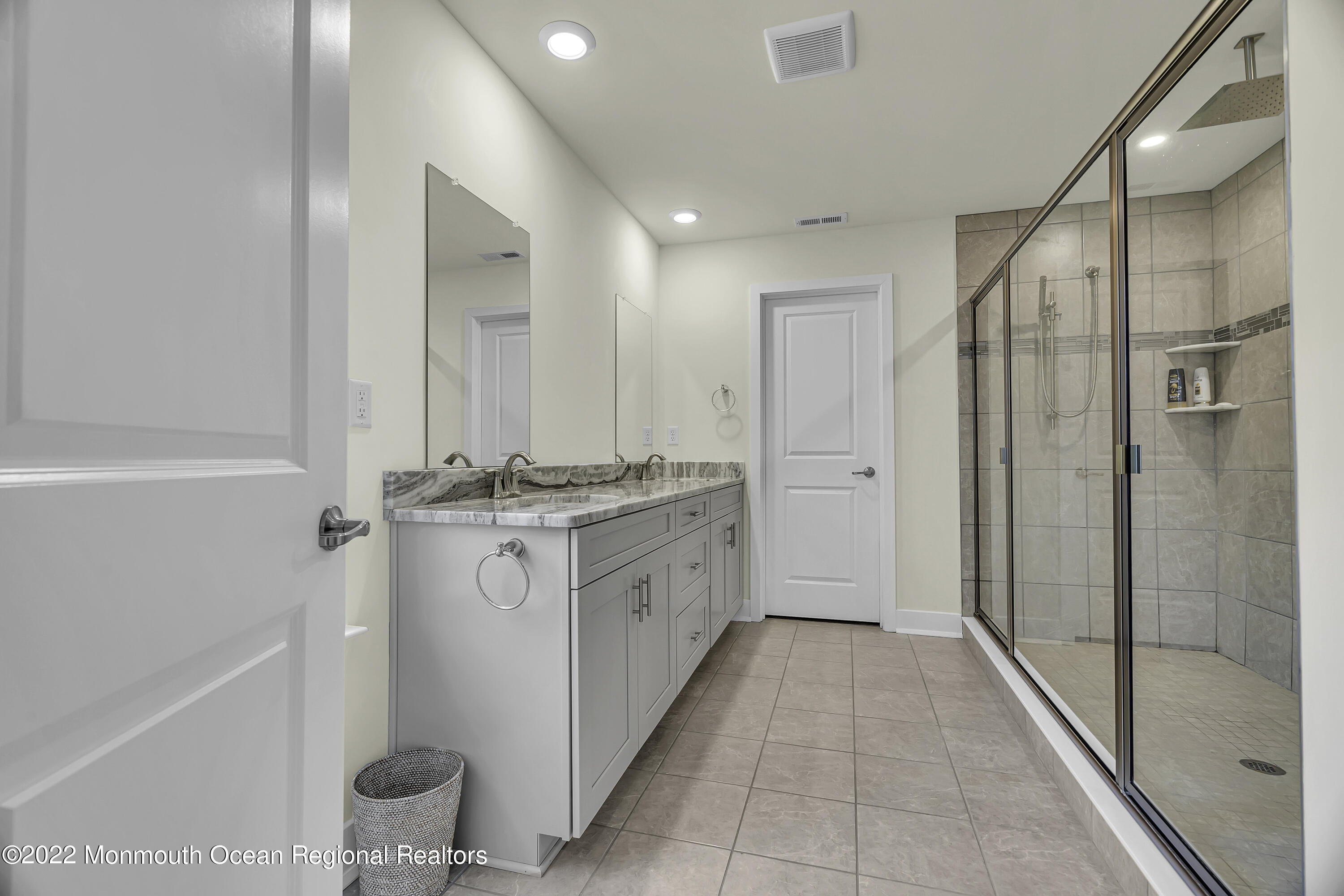 20 Heliport Drive Tinton Falls, NJ 07724 - Photo 16 of 30 037_dsc03344