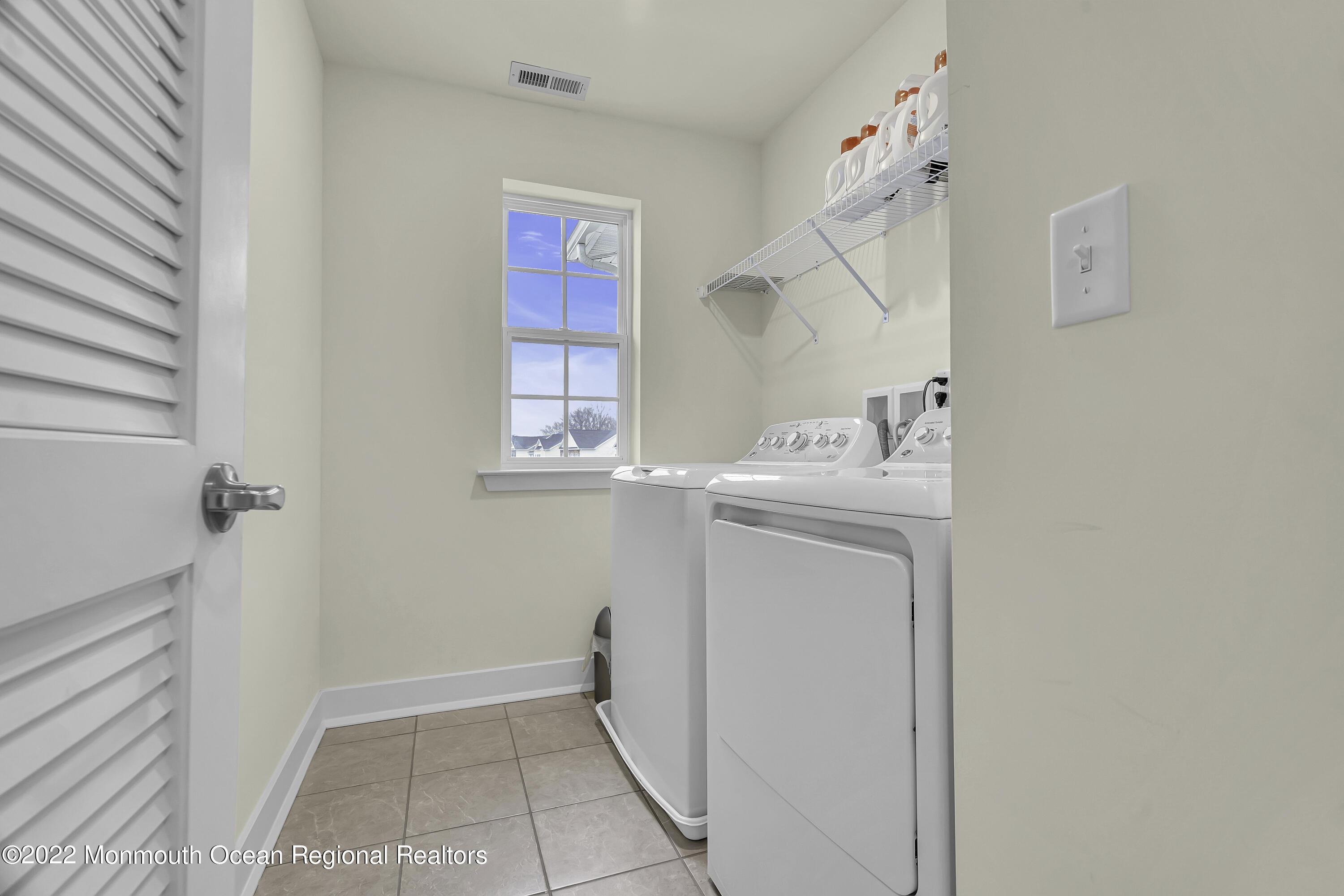 20 Heliport Drive Tinton Falls, NJ 07724 - Photo 25 of 30 048_dsc03429