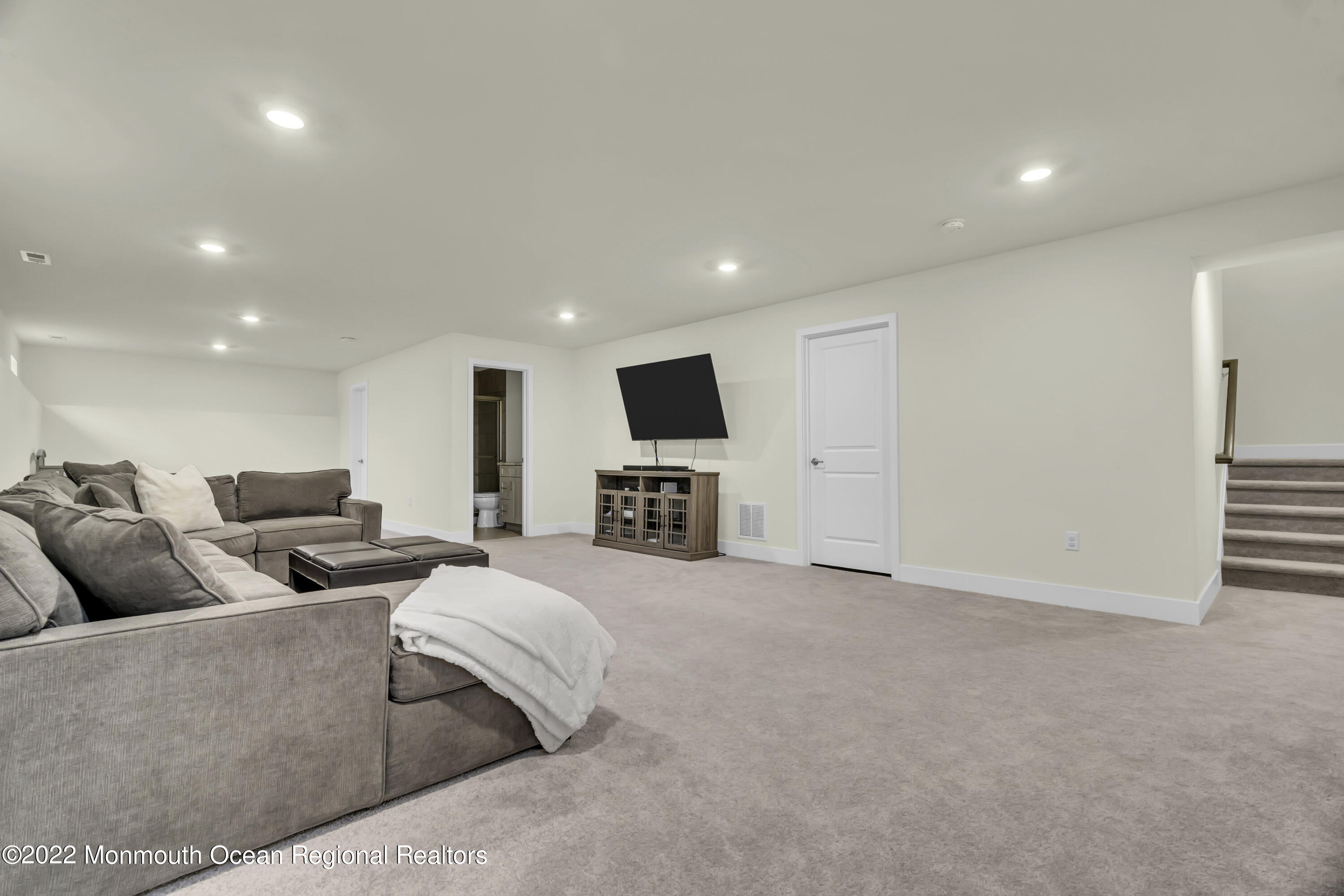 20 Heliport Drive Tinton Falls, NJ 07724 - Photo 27 of 30 029_dsc03289